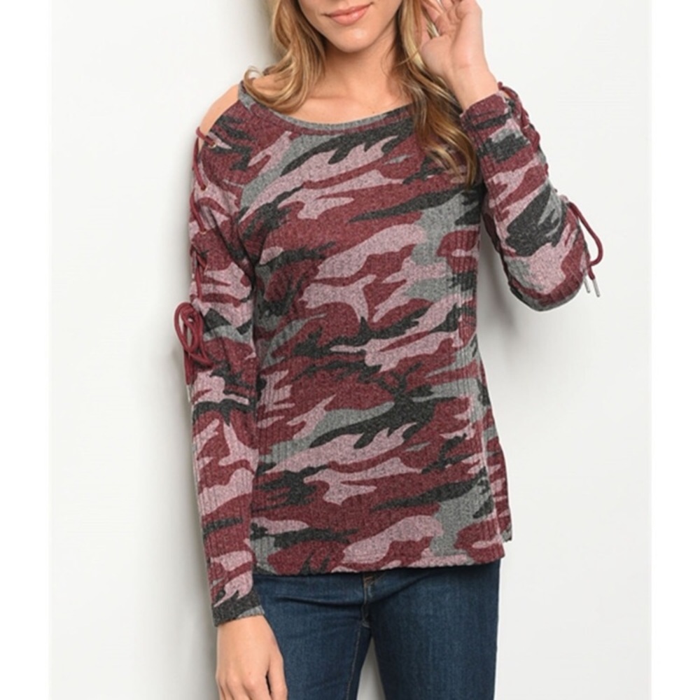 Burgundy Camo Lace Up Sleeve Shirt! 💋